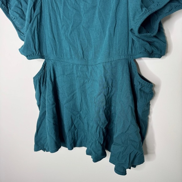 Torrid Babydoll Rayon Slub With Side Cutouts Top 2 2X - Picture 6 of 6